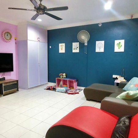 Little Family Homestay Malacca ภายนอก รูปภาพ