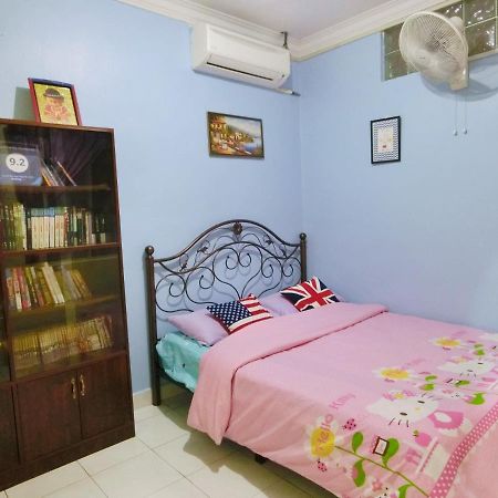 Little Family Homestay Malacca ภายนอก รูปภาพ